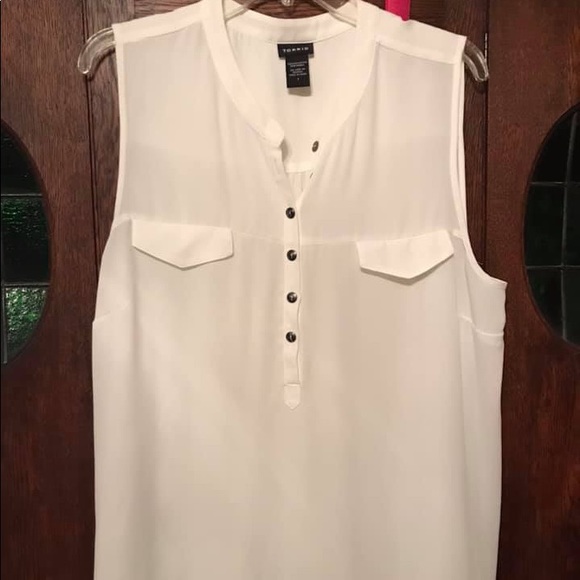 Torrid Ivory Sleeveless Harper Blouse - Picture 2 of 2